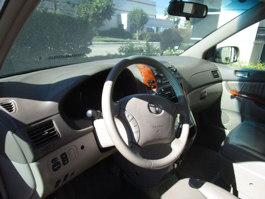 Used 2006 Toyota Sienna XLE Base - BraunAbility Side Entry Entry In Floor Automatic Ramp