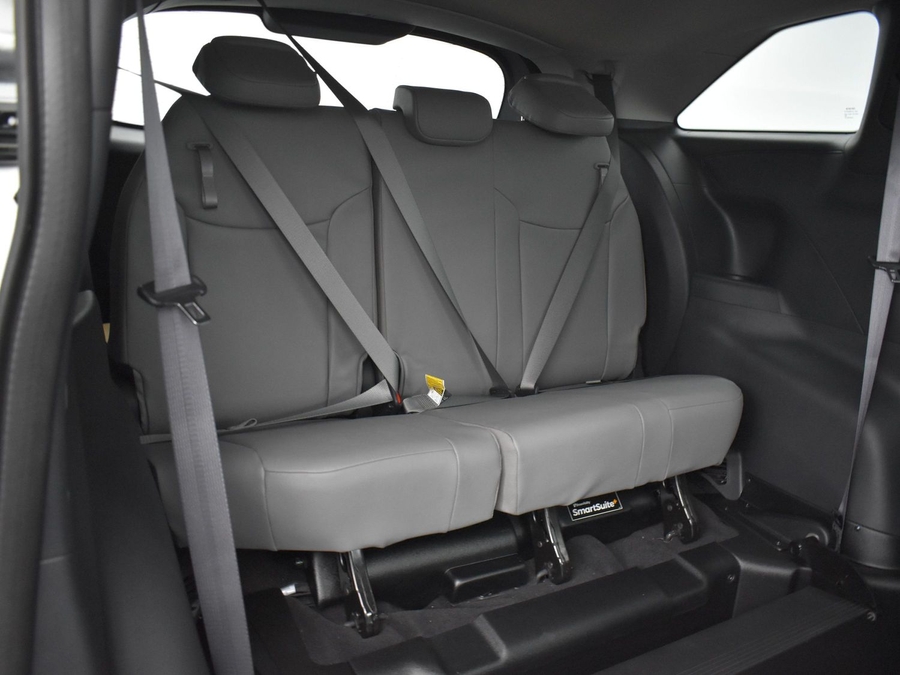 New 2025 Toyota Sienna Hybrid XLE Base - BraunAbility Side Entry Entry In Floor Automatic Ramp