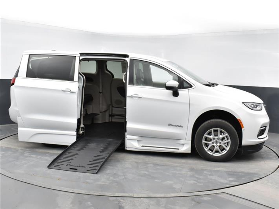 Used 2023 Chrysler Pacifica Touring L - BraunAbility Side Entry Fold Out Automatic Ramp