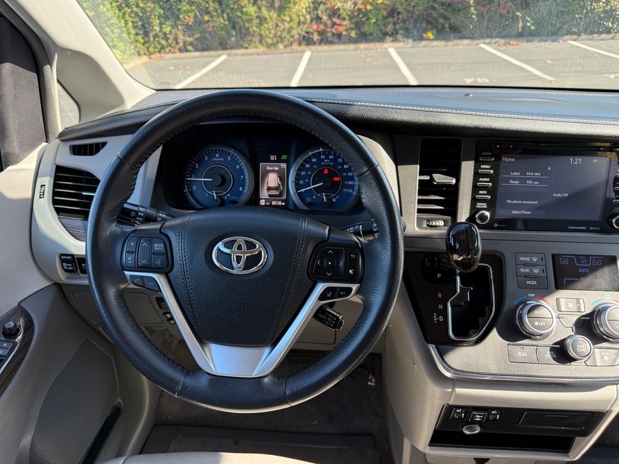 Used 2018 Toyota Sienna XLE - VMI Side Entry In Floor Automatic Ramp