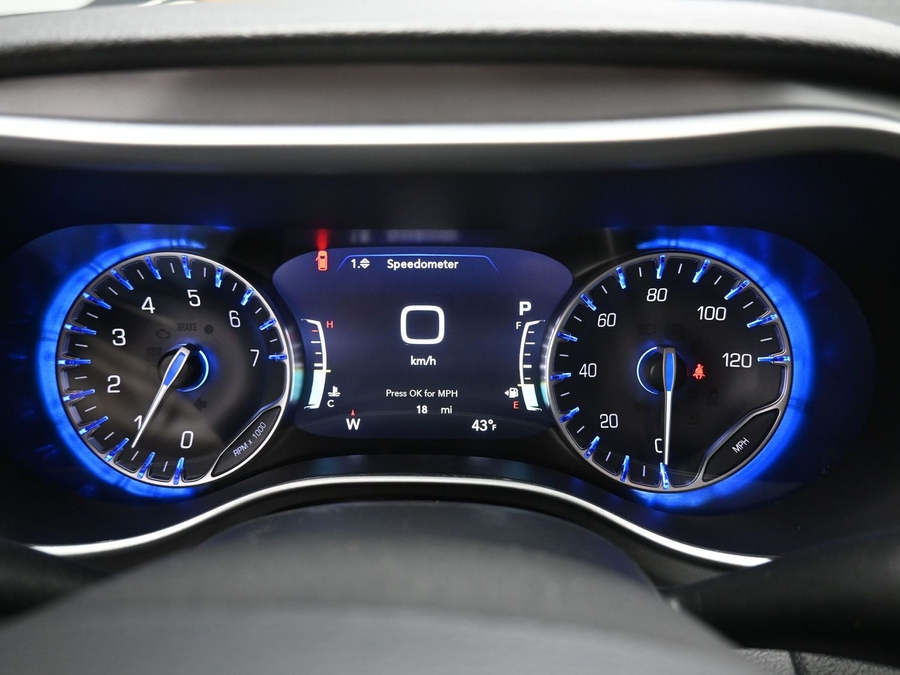 New 2025 Chrysler Pacifica Select Safety - BraunAbility Side Entry Entry In Floor Automatic Ramp