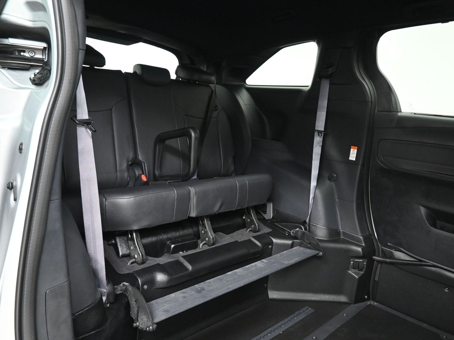 New 2025 Toyota Sienna Hybrid XSE Sport - BraunAbility Side Entry Entry In Floor Automatic Ramp