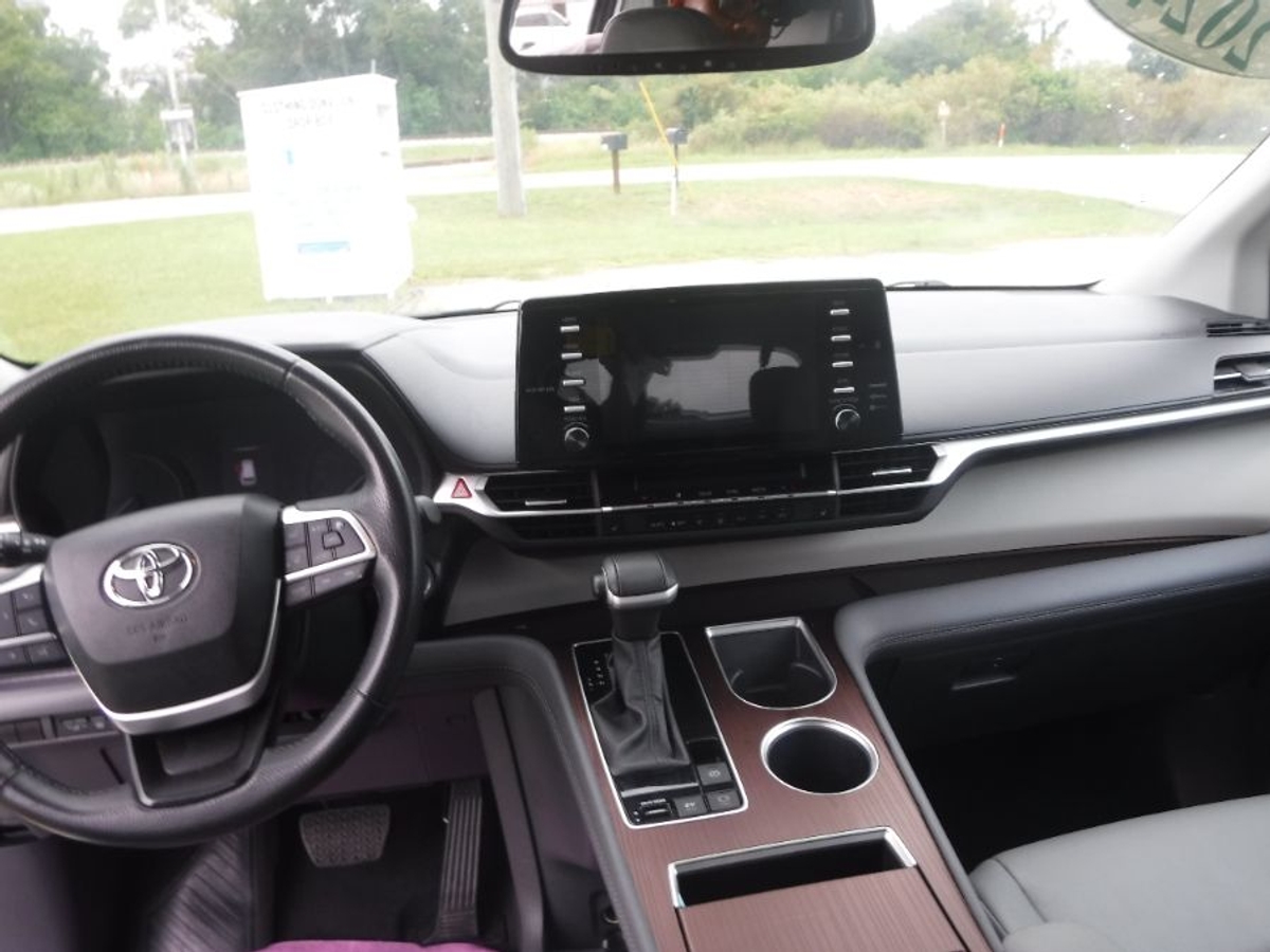 2024 TOYOTA SIENNA - Image 10