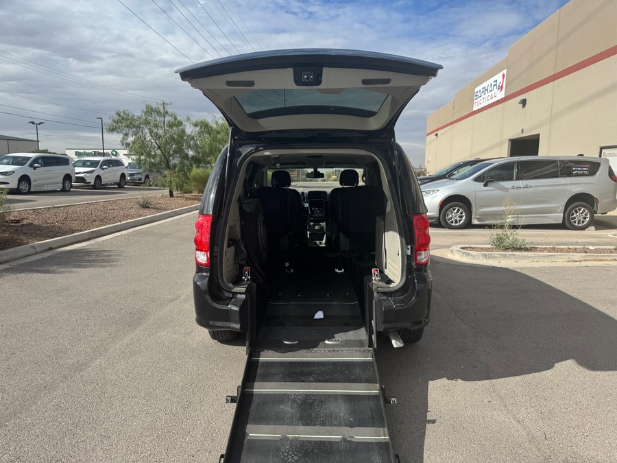 Used 2019 Dodge Grand Caravan SE - OTH Rear Entry Entry Fold Out Manual Ramp