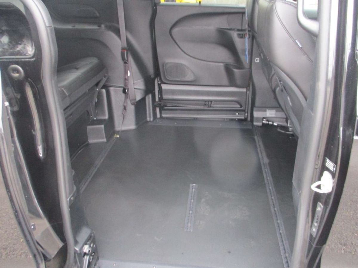 2023 CHRYSLER PACIFICA - Image 18