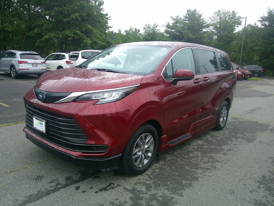 2022 Toyota Sienna LE - Photo 6