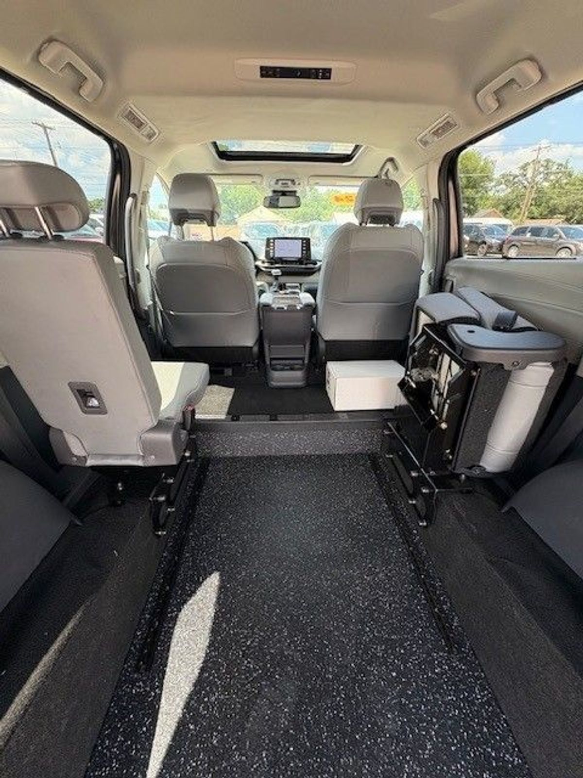 Black Toyota Sienna image number 10