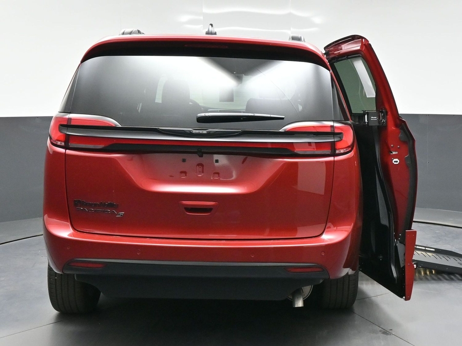Red Chrysler Pacifica image number 5