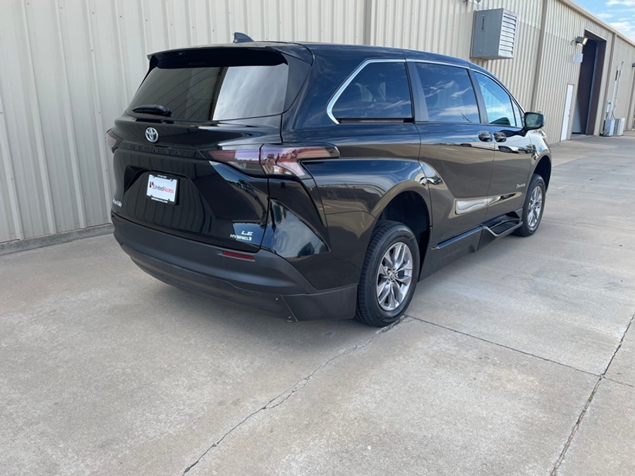 Used 2024 Toyota Sienna Hybrid LE Base - BraunAbility Side Entry Fold Out Automatic Ramp