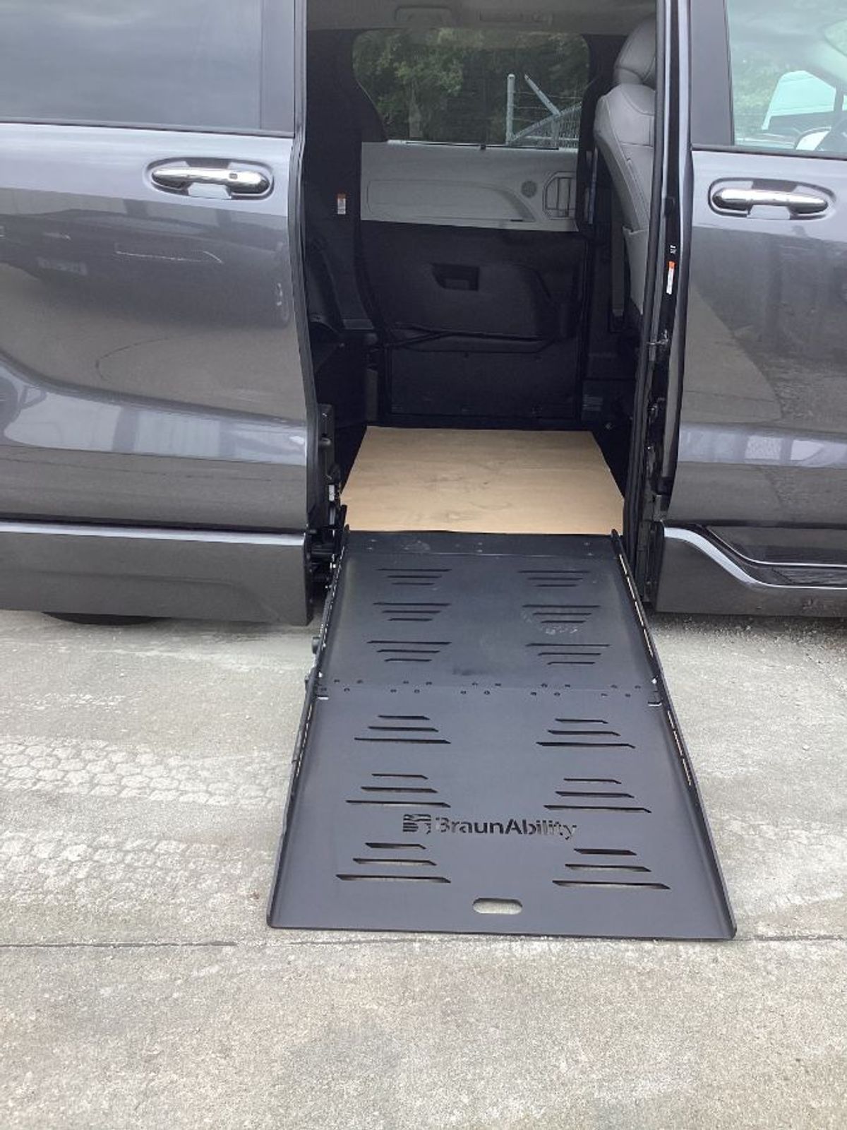 2025 TOYOTA SIENNA - Image 6