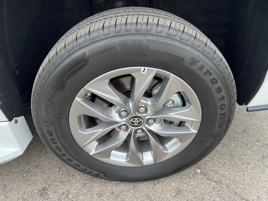 Used 2025 Toyota Sienna Hybrid XLE Plus - BraunAbility Side Entry Entry Fold Out Automatic Ramp