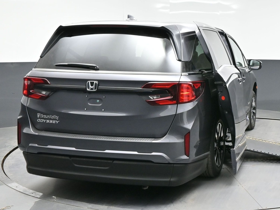 Grey Honda Odyssey image number 5