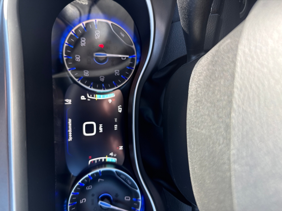 Silver Chrysler Pacifica image number 1