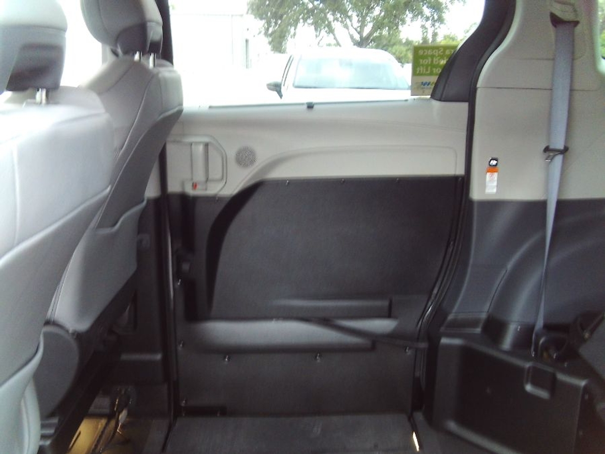 2022 TOYOTA SIENNA - Image 18