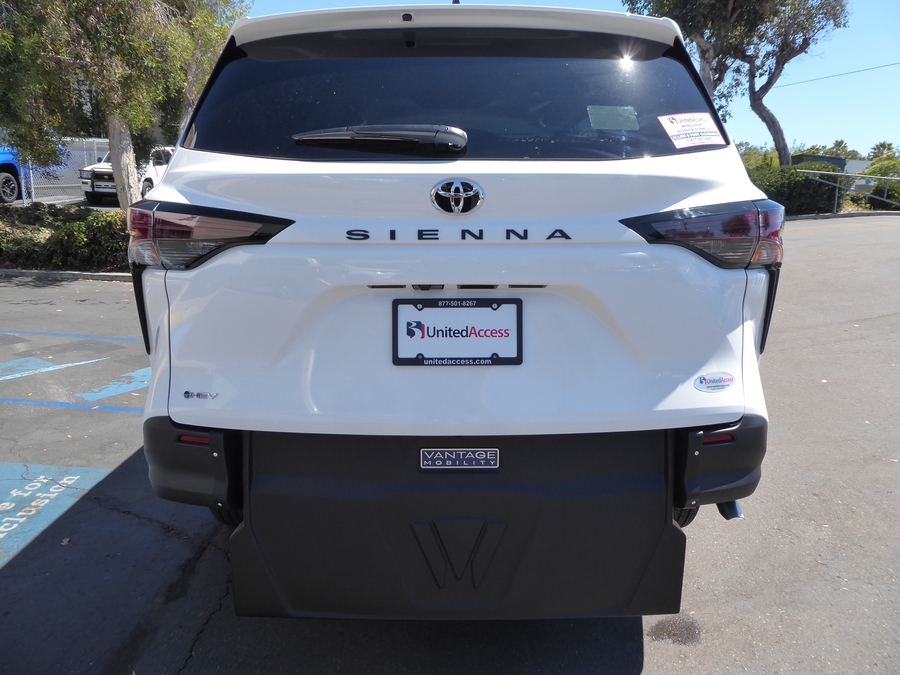 New 2026 Toyota Sienna Hybrid LE - Vantage Mobility Rear Entry Fold Out Manual Ramp