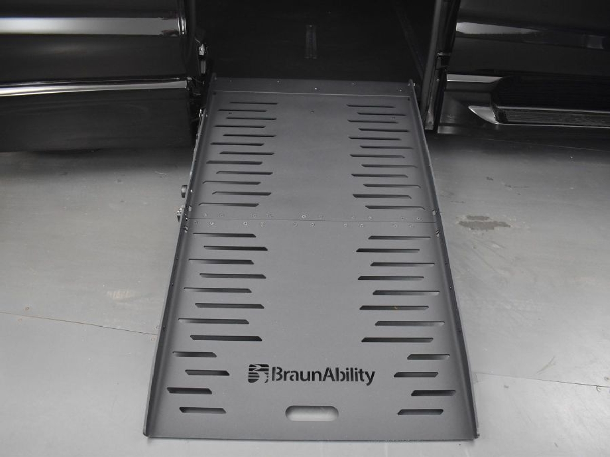 2025 CHRYSLER PACIFICA - Image 11