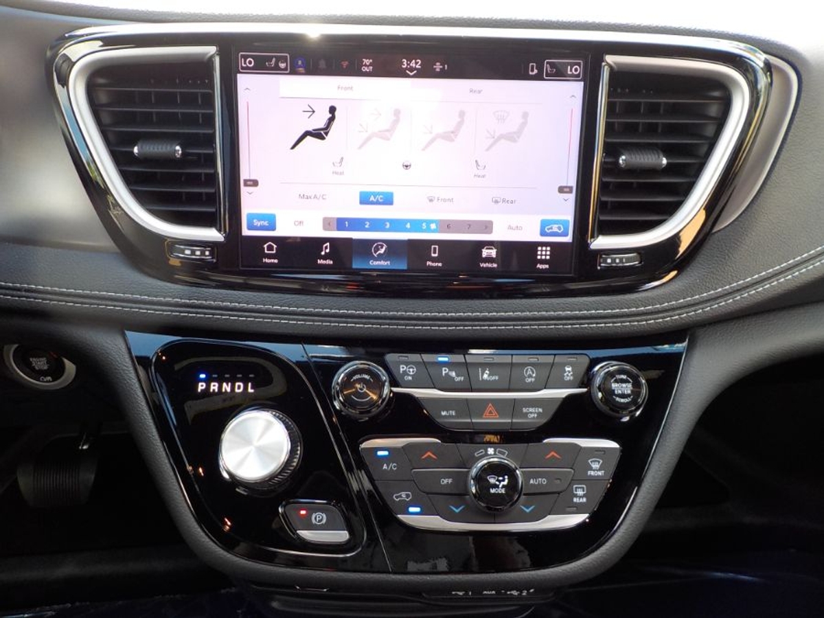 2025 CHRYSLER PACIFICA - Image 36