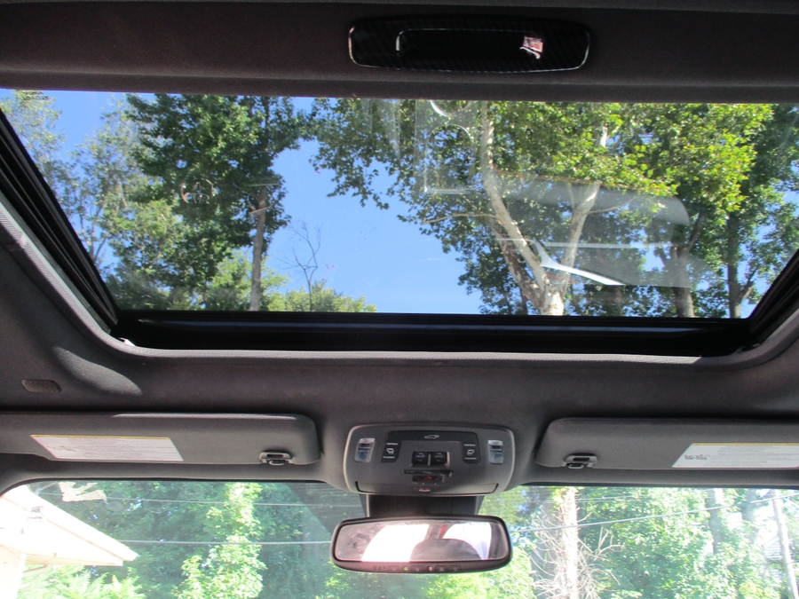 Red Toyota Sienna image number 8