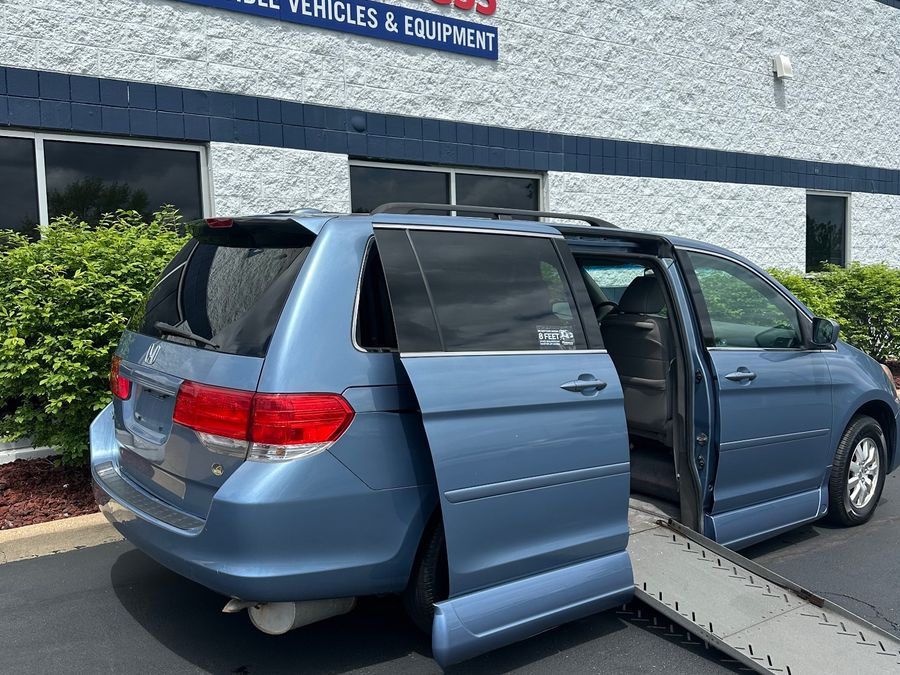 Used 2009 Honda Odyssey EX-L - VMI Side Entry Entry Fold Out Automatic Ramp