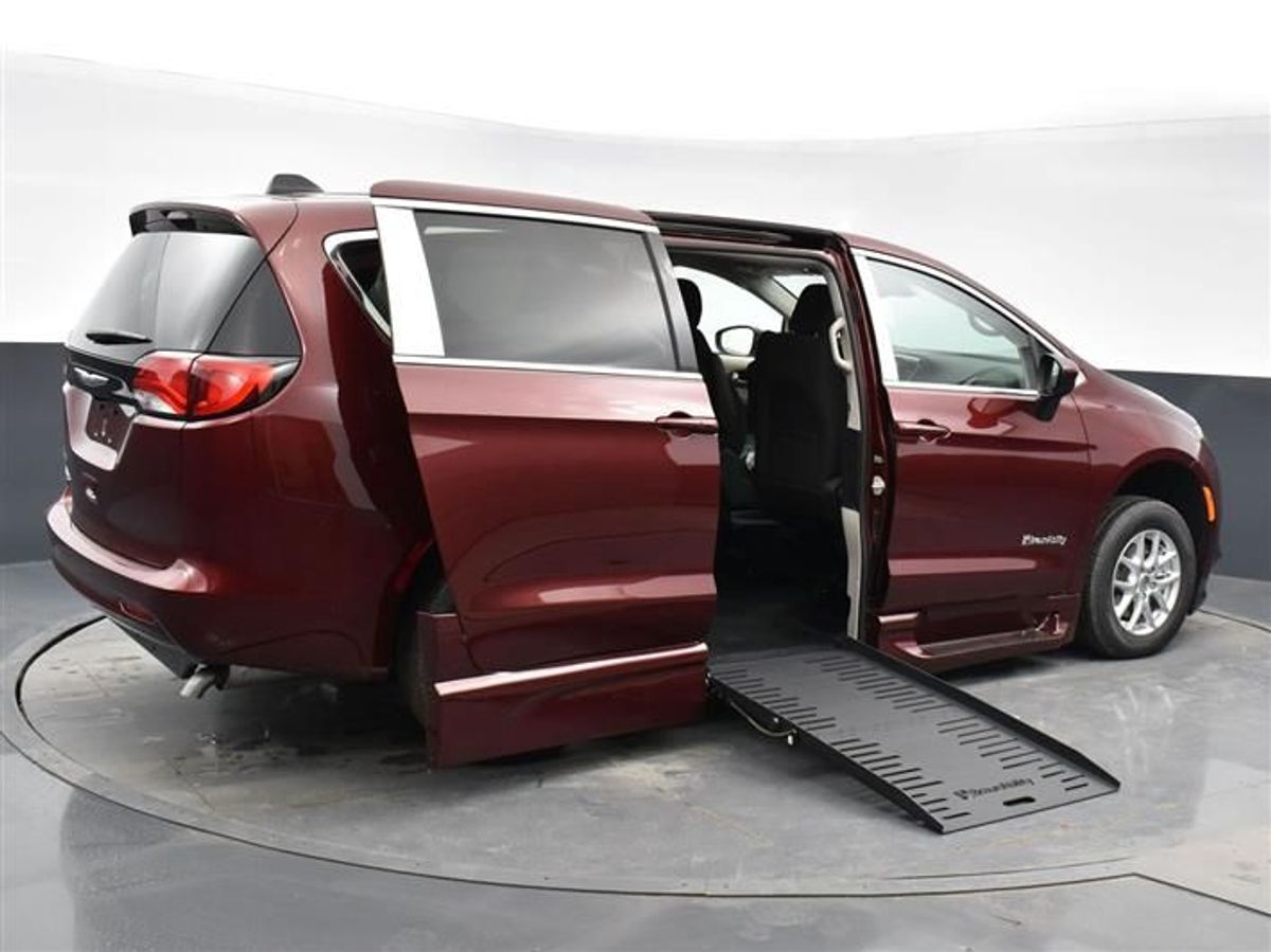 2023 CHRYSLER VOYAGER - Image 12