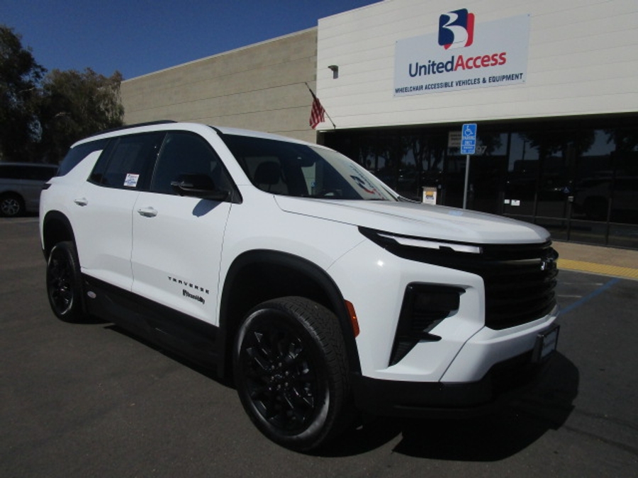 New 2026 Chevrolet Traverse 1LT Midnight - BraunAbility Side Entry In Floor Automatic Ramp