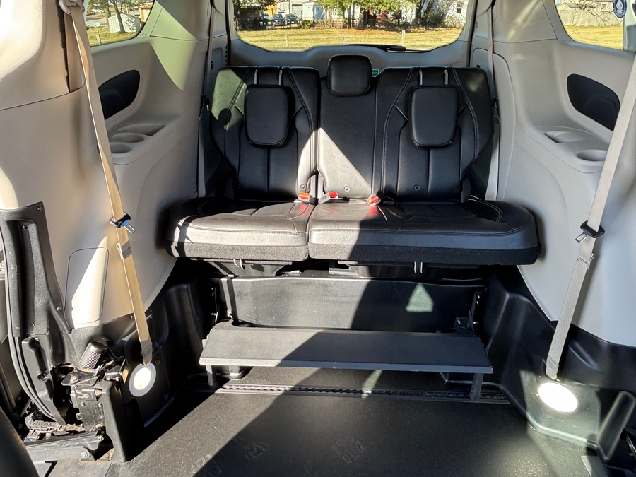 Used 2021 Chrysler Voyager LXi - BraunAbility Commercial Side Entry Entry Fold Out Manual Ramp