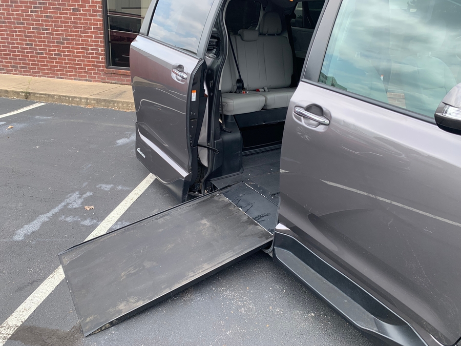 Used 2016 Toyota Sienna XLE - VMI Side Entry In Floor Automatic Ramp