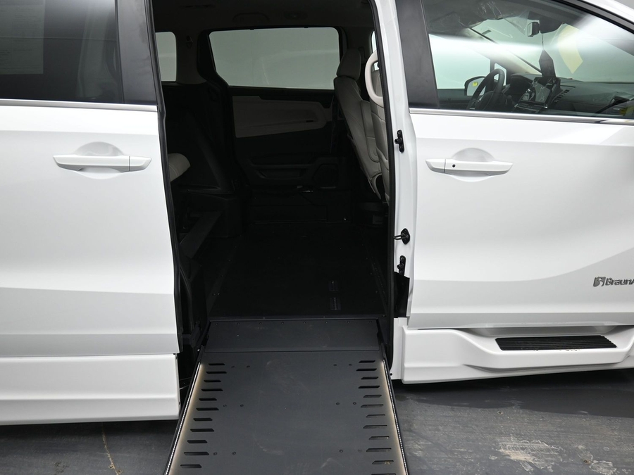 New 2026 Honda Odyssey EX-L - BraunAbility Side Entry Entry In Floor Automatic Ramp