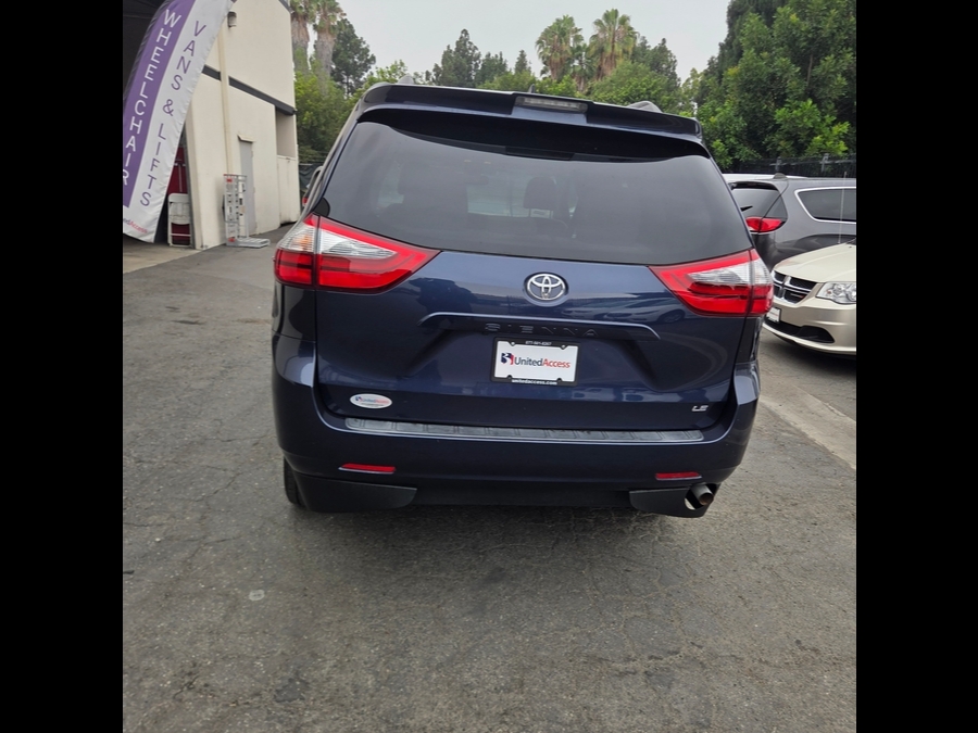 Used 2020 Toyota Sienna LE - VMI Side Entry In Floor Automatic Ramp