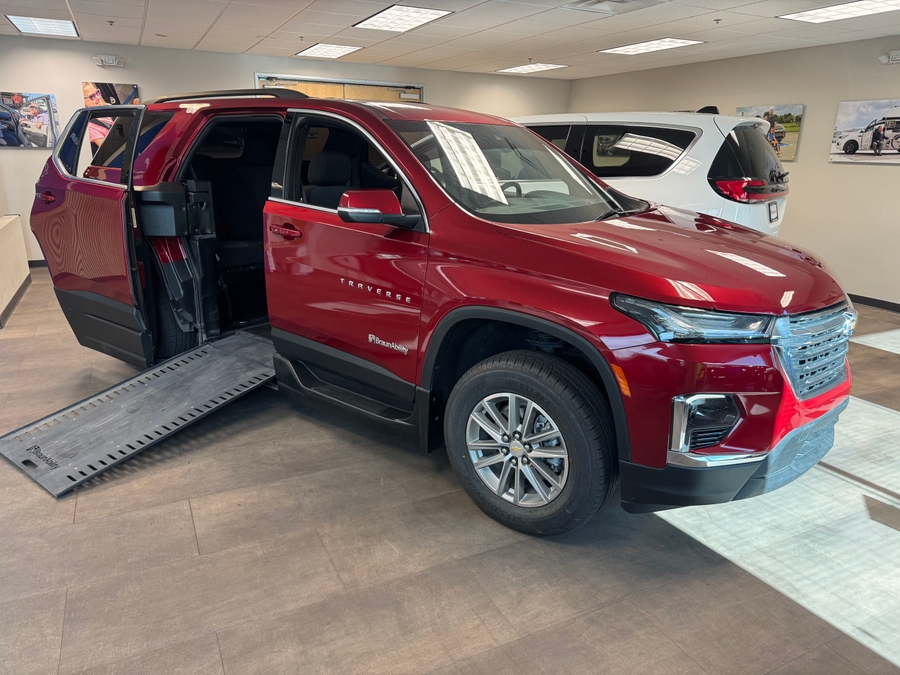 Used 2022 Chevrolet Traverse 1LT - BraunAbility Side Entry Entry In Floor Automatic Ramp