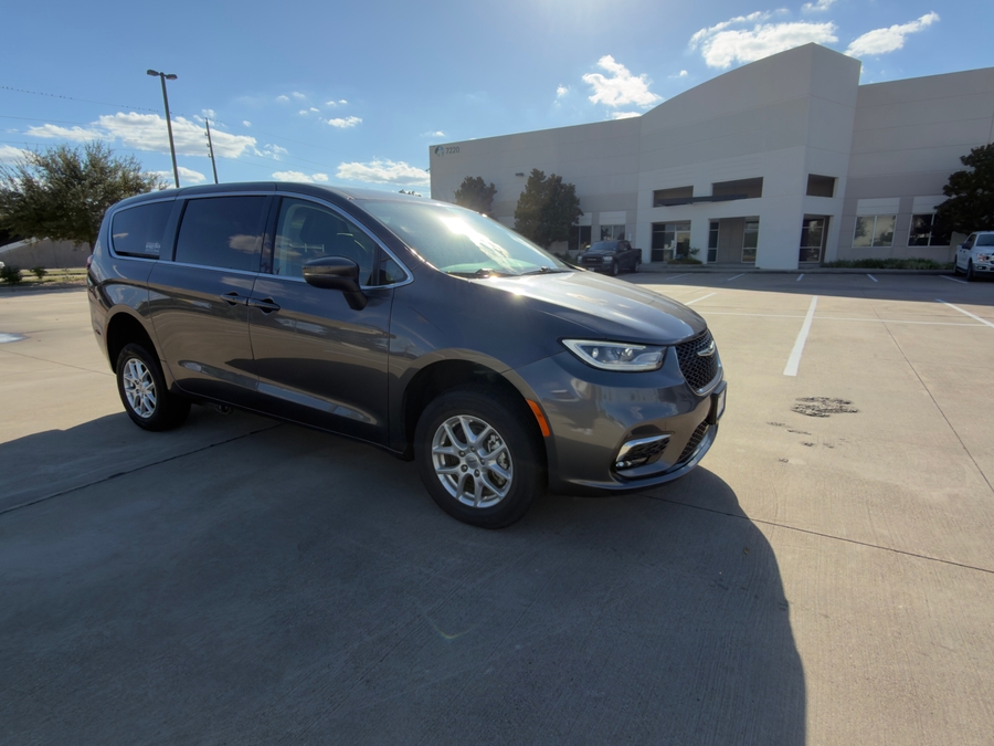 Used 2023 Chrysler Pacifica Touring L -   Entry  Ramp
