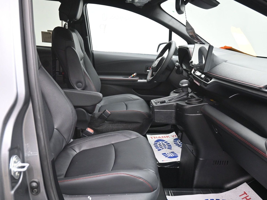 New 2026 Toyota Sienna Hybrid XSE Sport - BraunAbility Side Entry Entry Fold Out Automatic Ramp