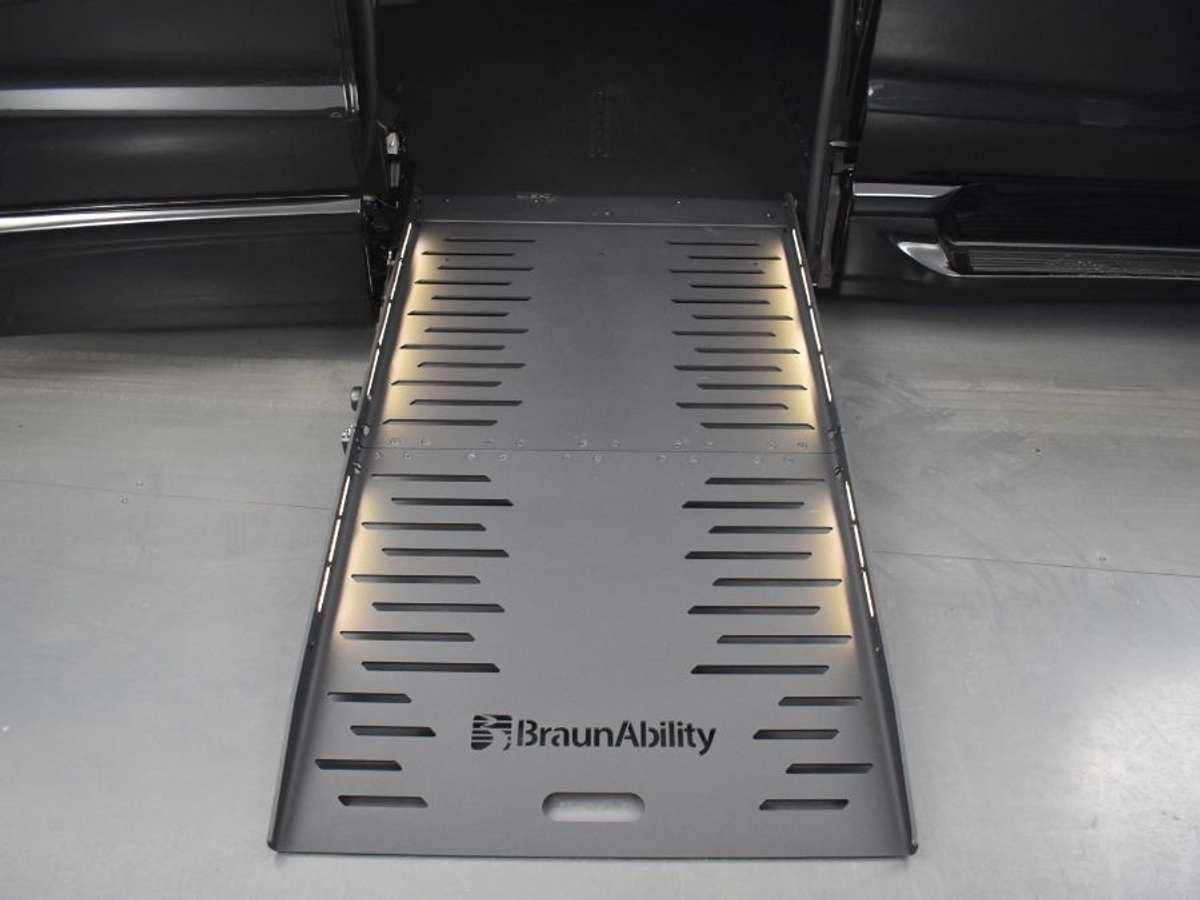 2025 CHRYSLER PACIFICA - Image 11