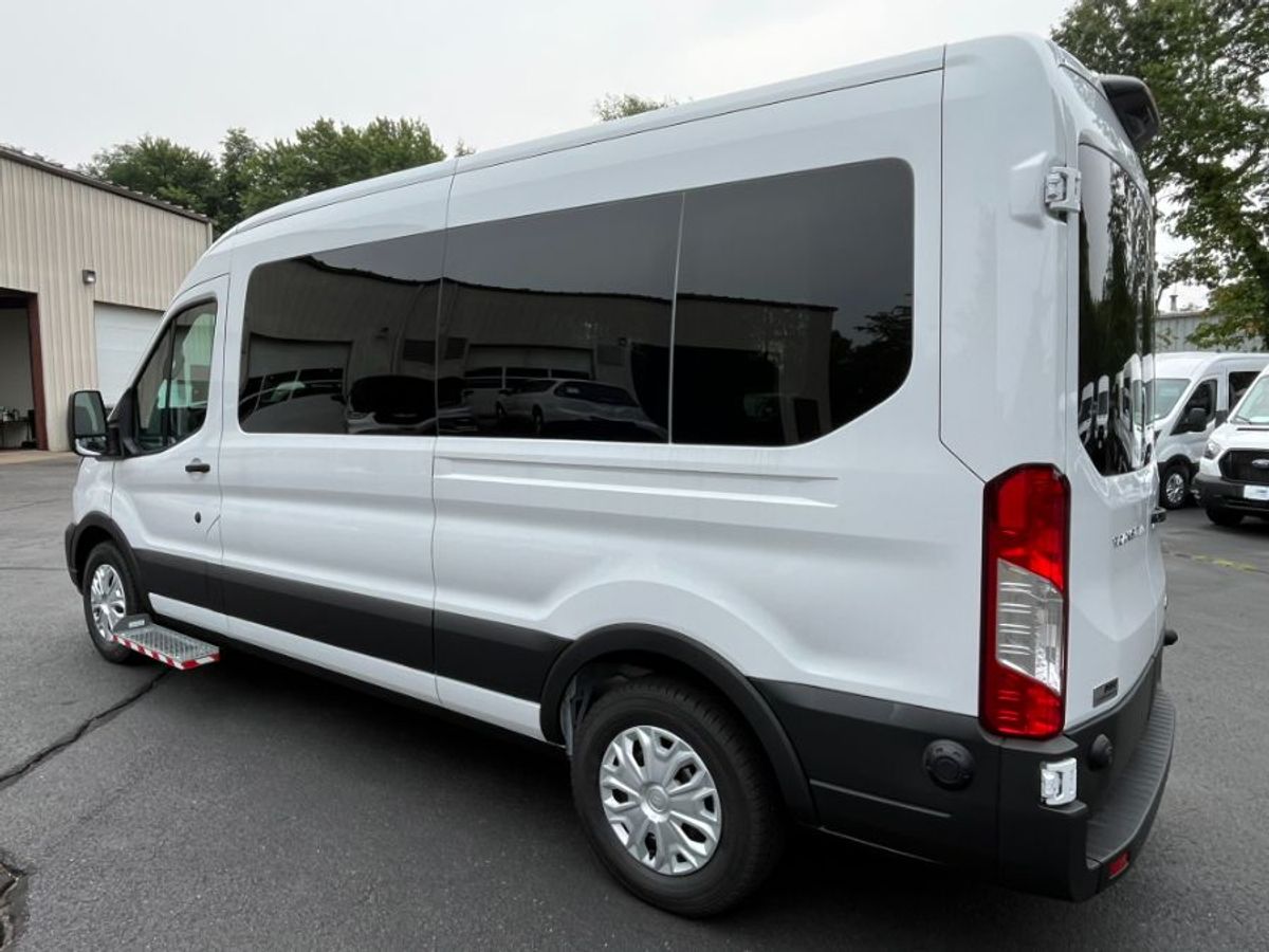 White Ford T350 image number 4