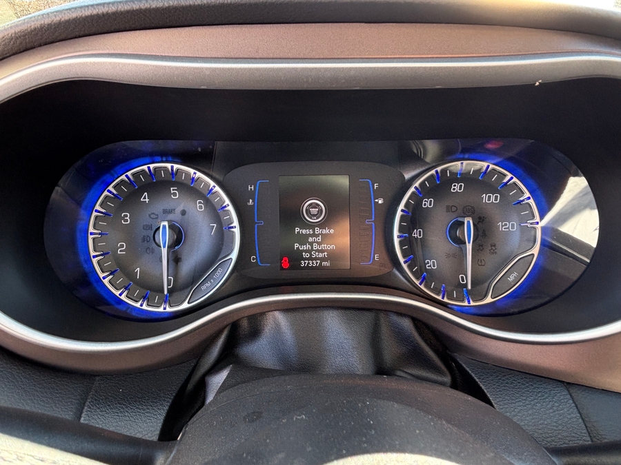 Used 2021 Chrysler Voyager LXi - BraunAbility Commercial Side Entry Entry Fold Out Manual Ramp