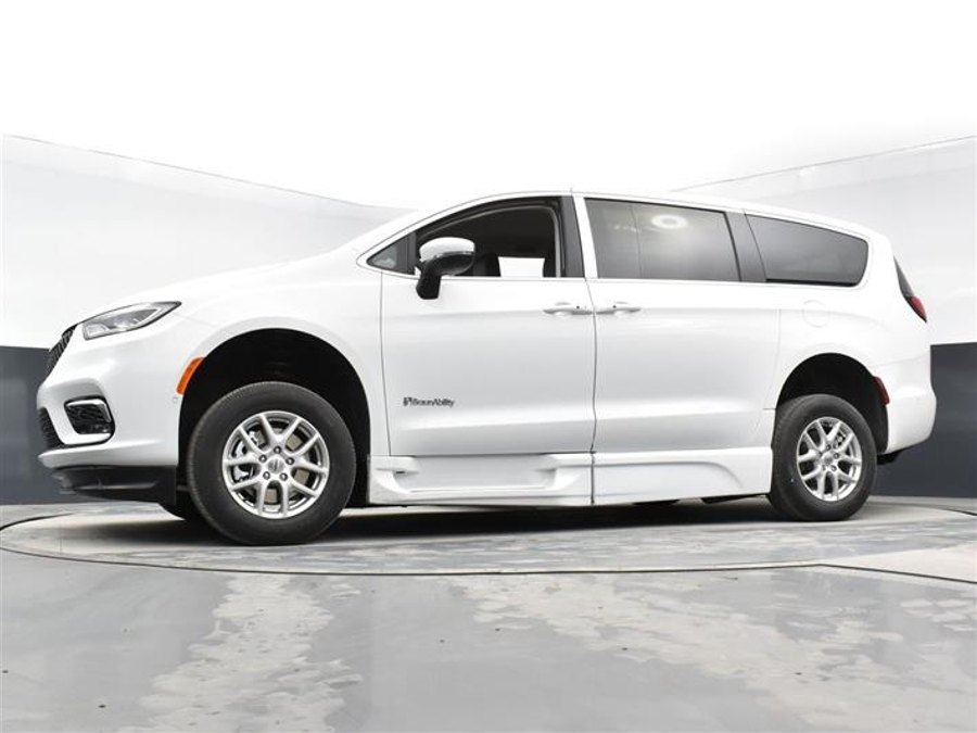 Used 2023 Chrysler Pacifica Touring L - BraunAbility Side Entry Fold Out Automatic Ramp