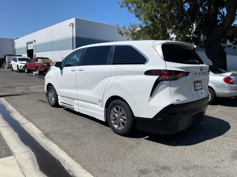 Used 2022 Toyota Sienna Hybrid LE AWD - VMI Side Entry In Floor Automatic Ramp
