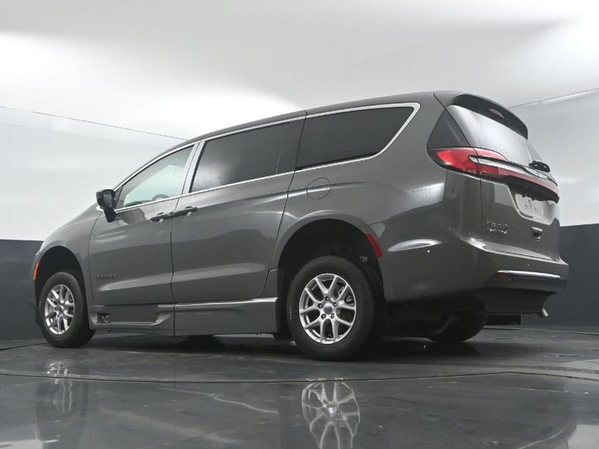 2025 CHRYSLER PACIFICA - Image 20