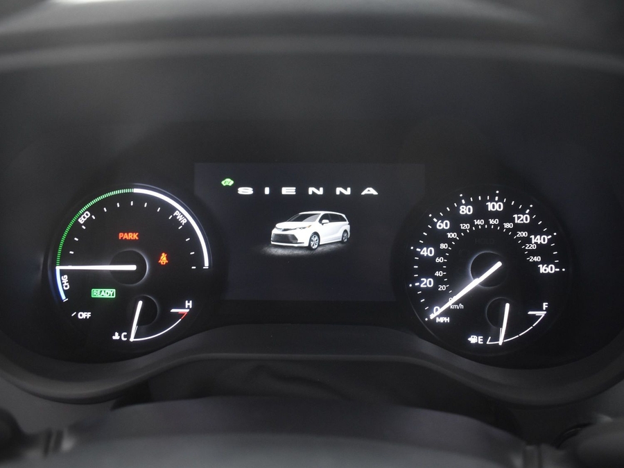 New 2025 Toyota Sienna Hybrid XLE Plus - BraunAbility Side Entry Entry In Floor Automatic Ramp