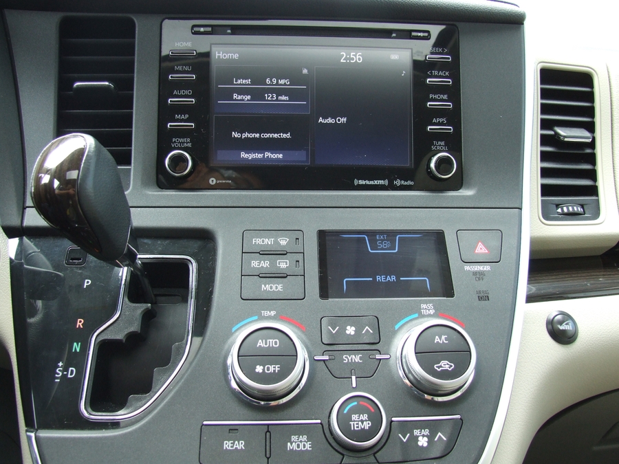 Used 2019 Toyota Sienna XLE - VMI Side Entry Entry In Floor Automatic Ramp