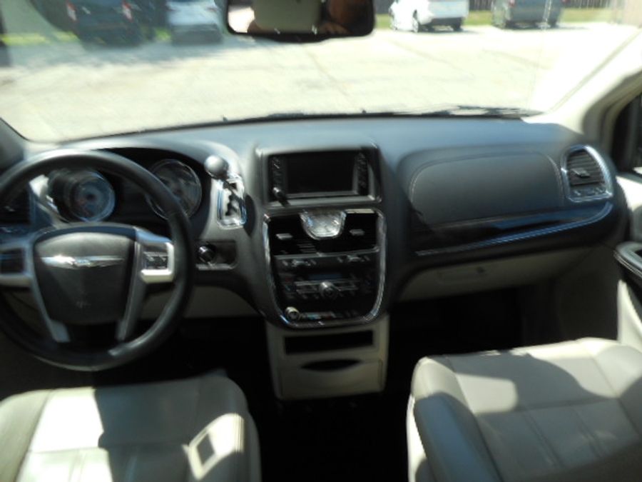 Mocha Java Pearl Chrysler Town and Country image number 14