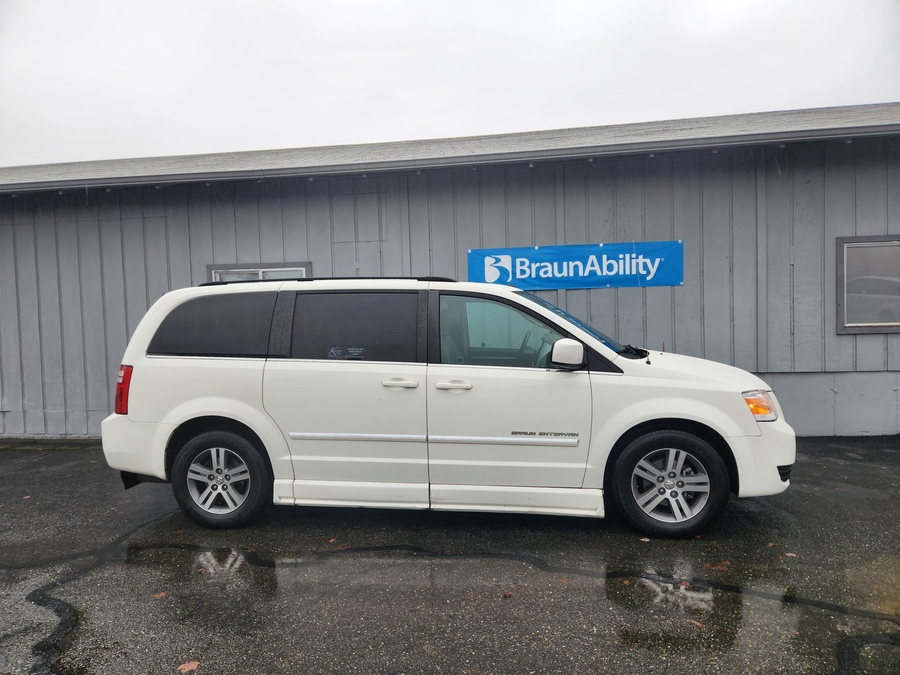 Used 2009 Dodge Grand Caravan SXT Plus - BraunAbility Side Entry Entry Fold Out Automatic Ramp