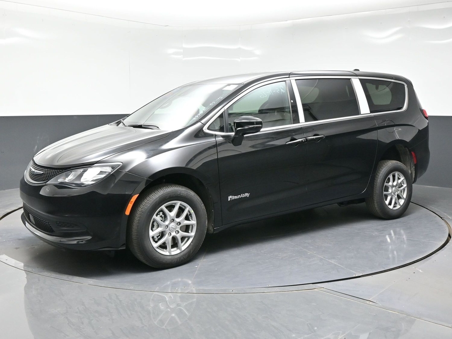 2026 Chrysler Voyager's photo