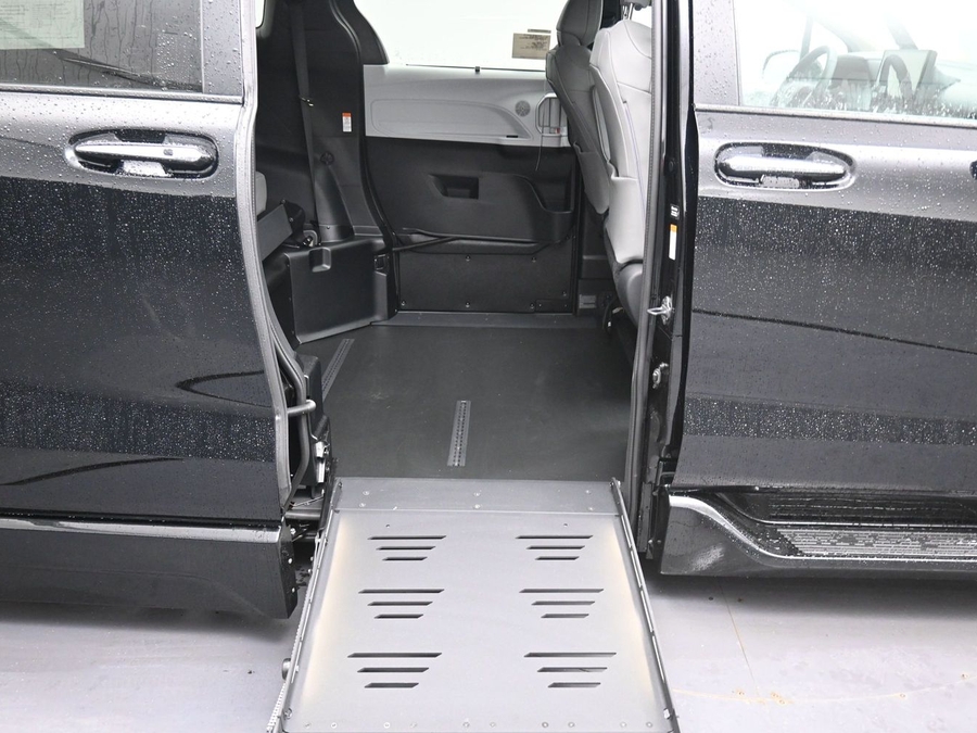 Black Toyota Sienna image number 10