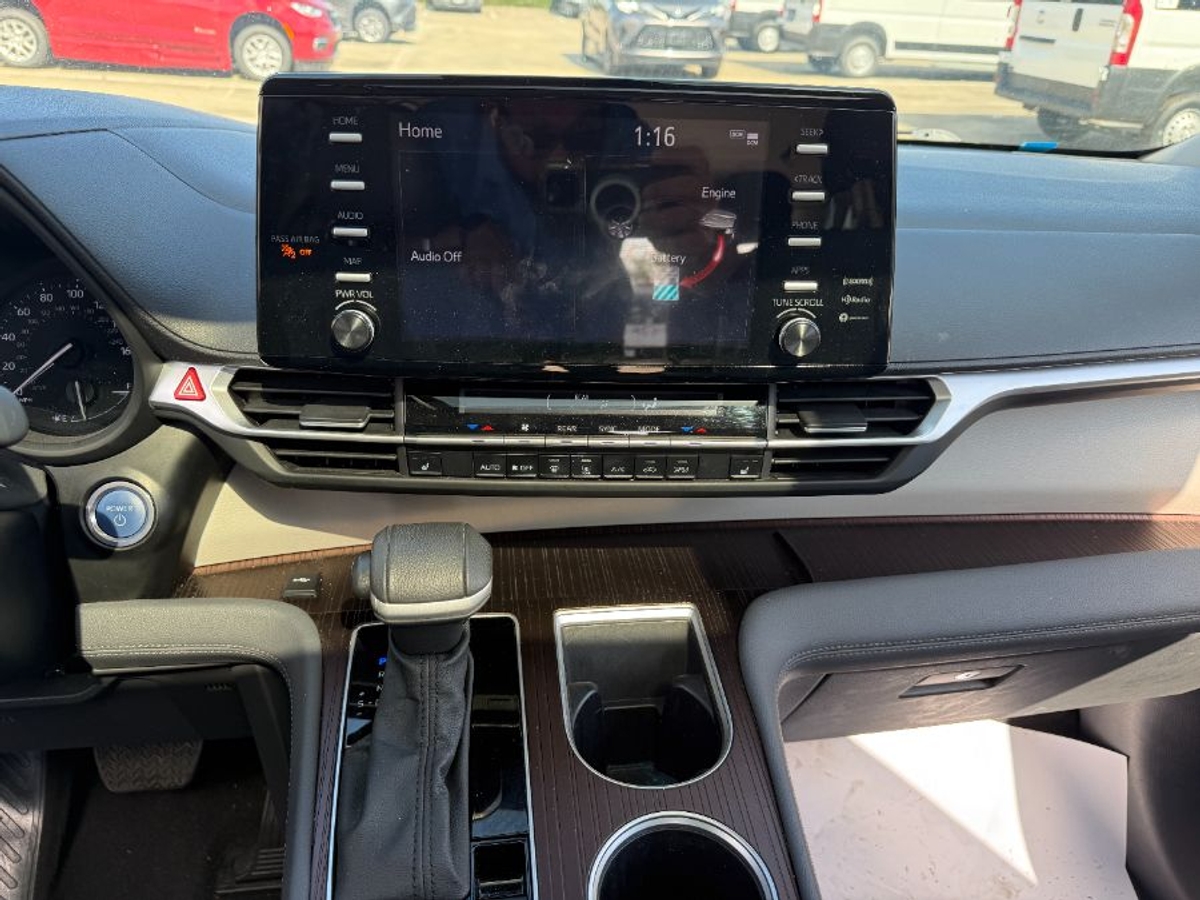 2024 TOYOTA SIENNA - Image 20