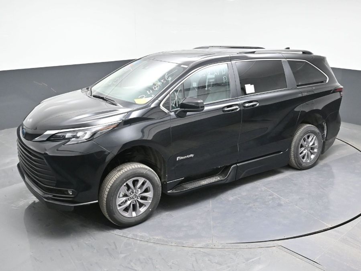2025 TOYOTA SIENNA - Image 23
