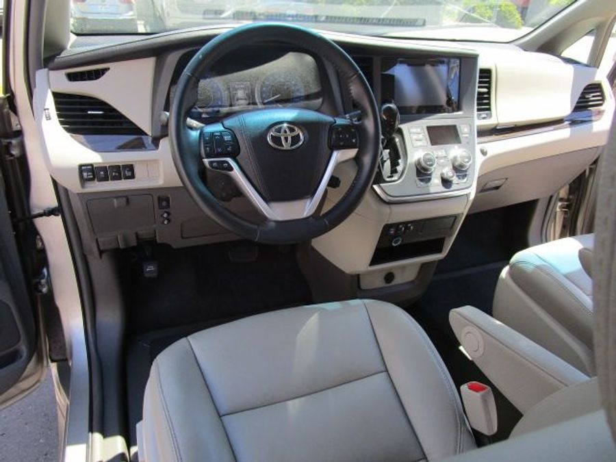 Used 2016 Toyota Sienna XLE Base - VMI Side Entry Entry In Floor Automatic Ramp