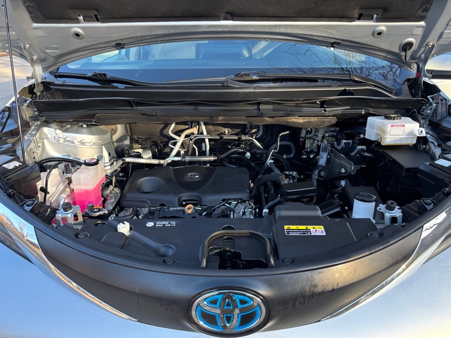 Used 2021 Toyota Sienna Hybrid XLE Base - BraunAbility Side Entry Entry Fold Out Automatic Ramp