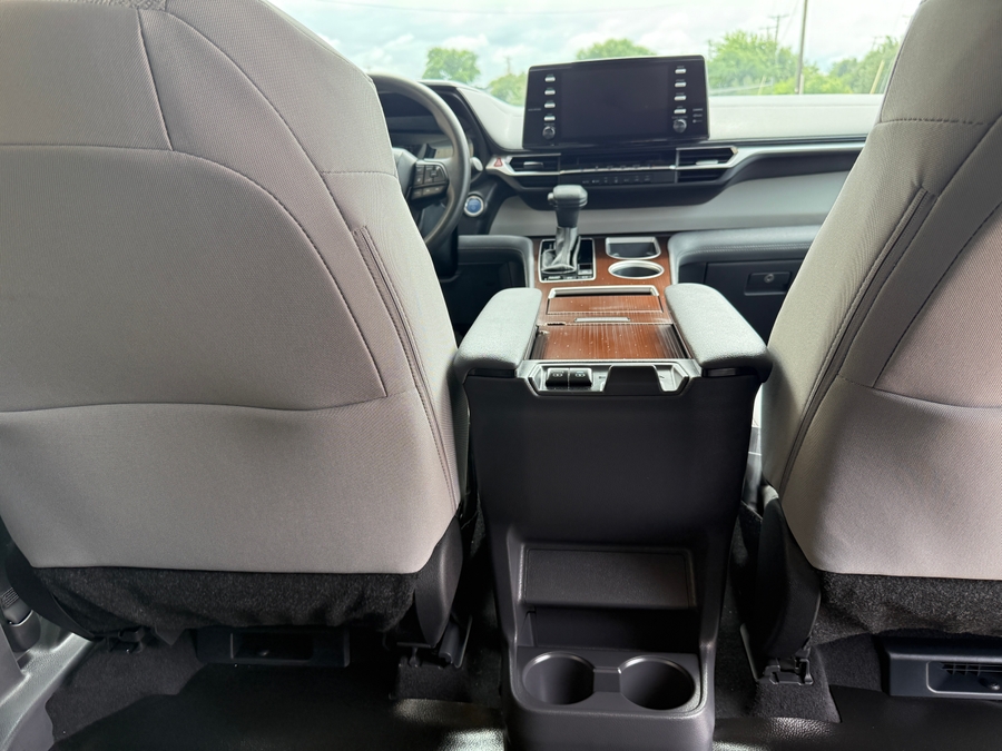 Used 2024 Toyota Sienna Hybrid LE - BraunAbility Rear Entry Entry Fold Out Manual Ramp