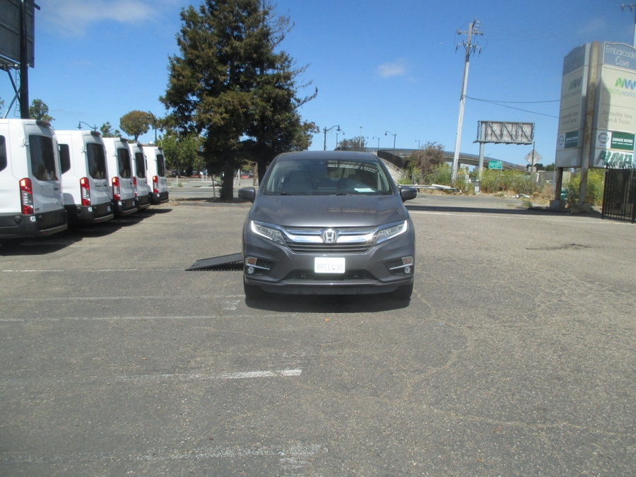 Grey Honda Odyssey with Side Entry Automatic In Floor ramp